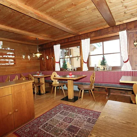 בקתה Cozy Chalet In Tyrol Near Area מאיירהופן